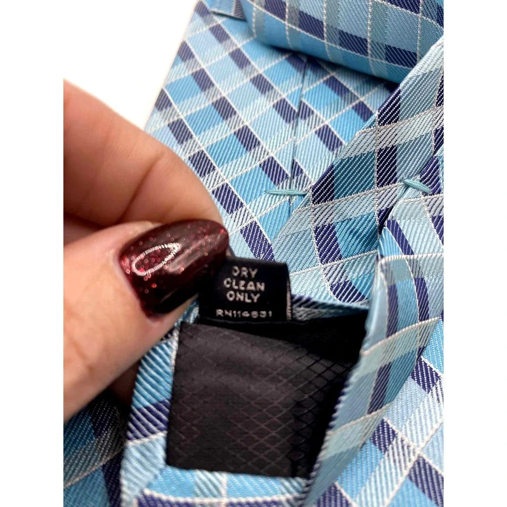 Nicole Miller‎ Men's Blue plaid 100% Silk NeckTie 3.5